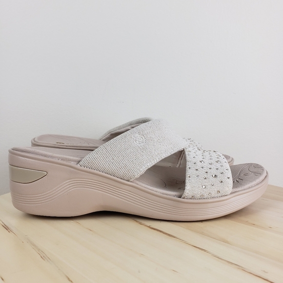 BZees Wedge Slide Sandal Size 9M Dynasty Bright Gold Beige Comfort Casual Sandal - Picture 7 of 11